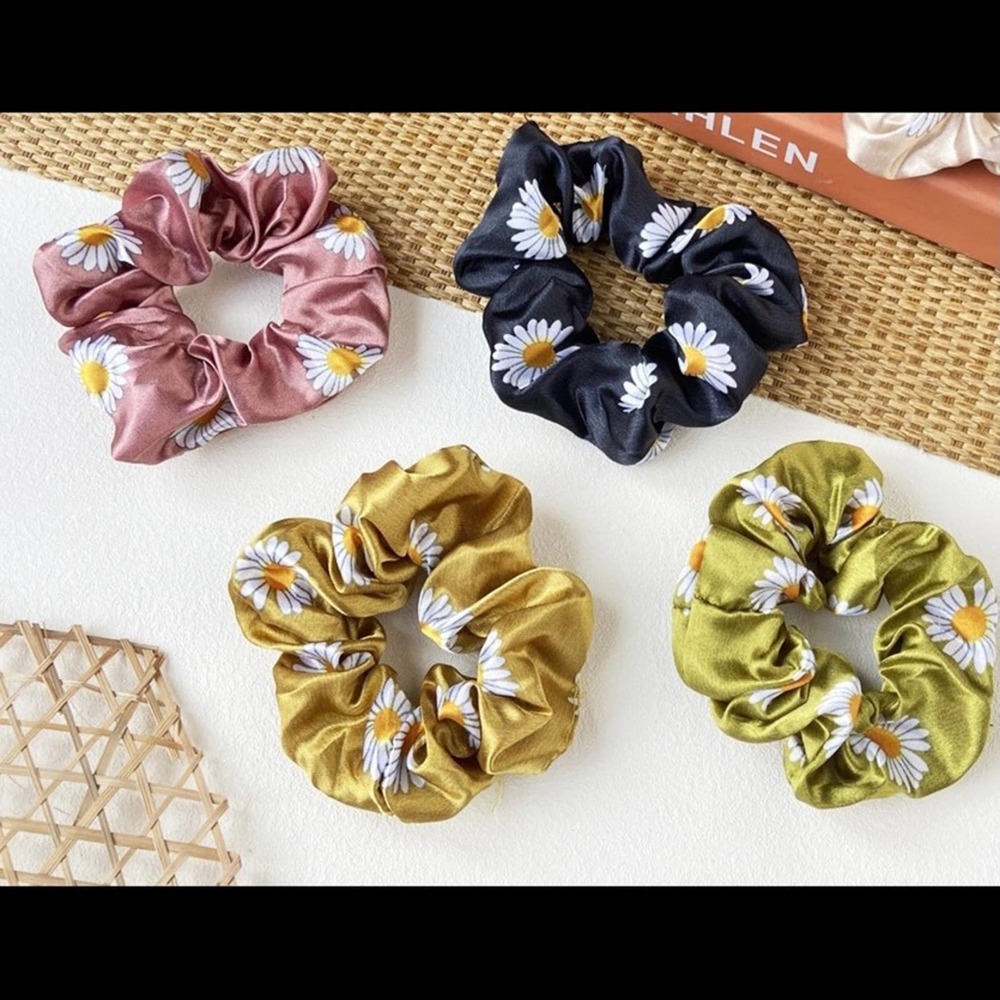 Set of 4 Dainty Daisy Flower Shiny Scrunchies